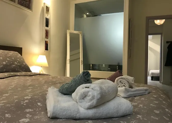 Holodek Apartments : Petralona