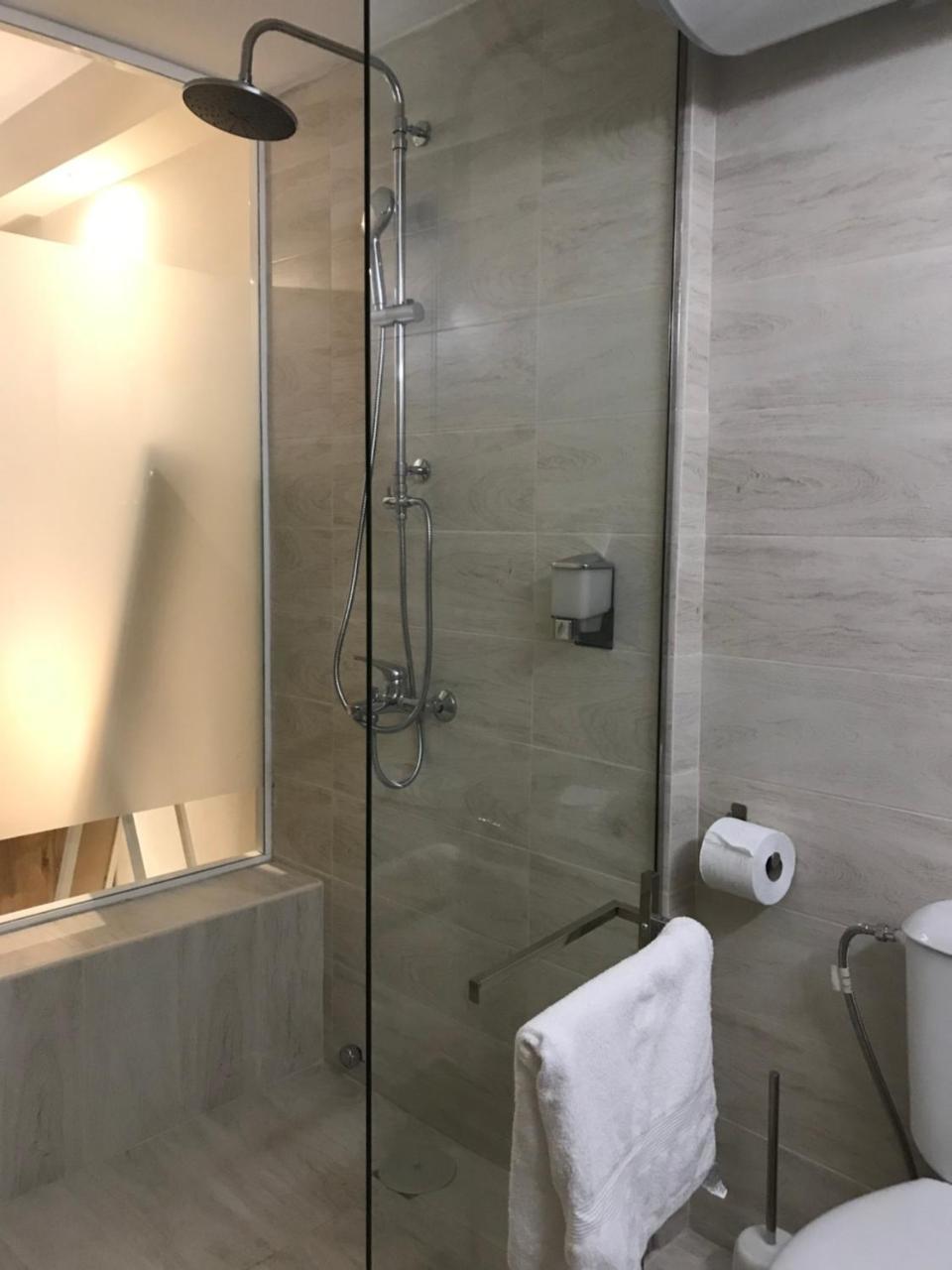 Two Petralona Apartment *